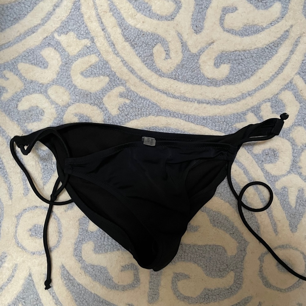 Black Victoria’s Secret side tie bottoms